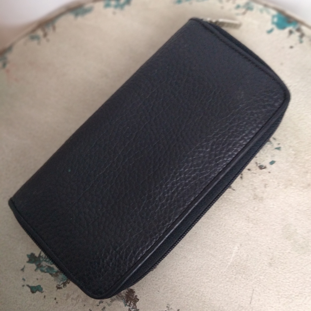 Guess wallet - Picture 3 of 4